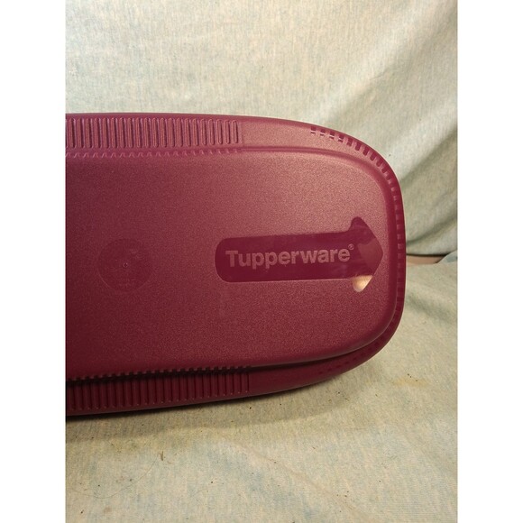 Tupperware Microwave Pasta Maker Spaghetti Cooker/Strainer #6775 8c Purple EUC - Picture 2 of 3